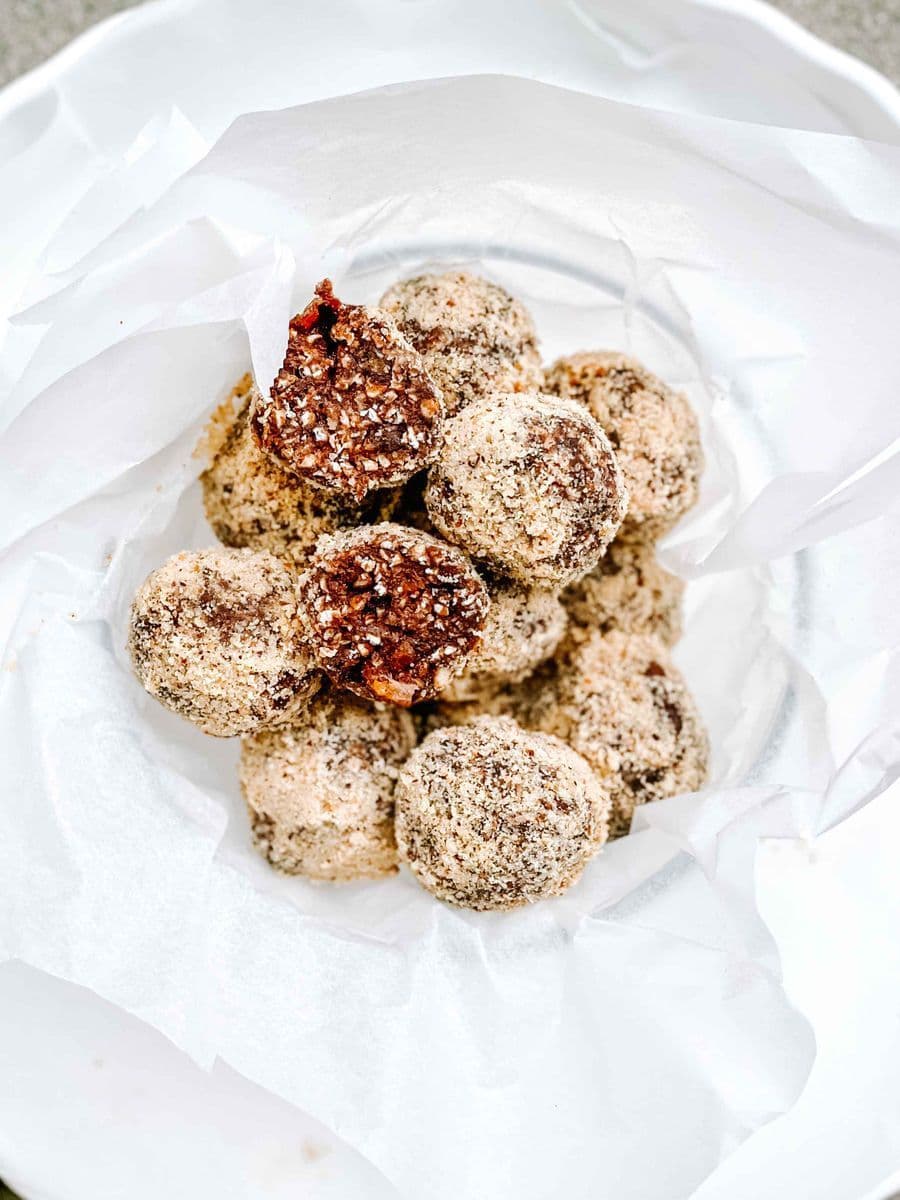 Chocolate Energy Bites